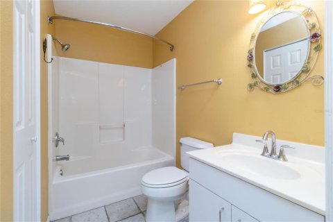 Condo in Sarasota, Florida, 2 bedrooms  № 2379777 - photo 8