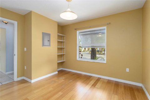 Condo in Sarasota, Florida, 2 bedrooms  № 2379777 - photo 14