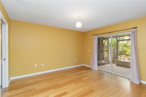 Condo in Sarasota, Florida, 2 bedrooms  № 2379777 - photo 10