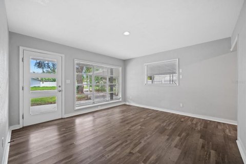 Villa ou maison à vendre à Tampa, Floride: 3 chambres, 124.02 m2 № 2138886 - photo 8