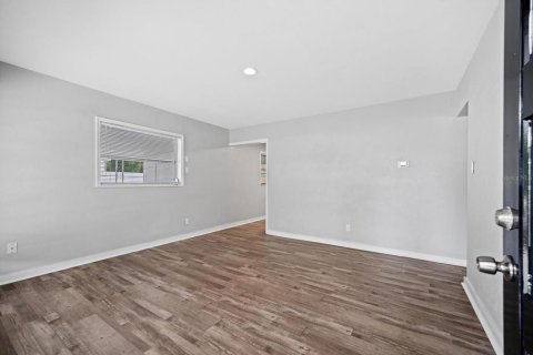 Villa ou maison à vendre à Tampa, Floride: 3 chambres, 124.02 m2 № 2138886 - photo 18