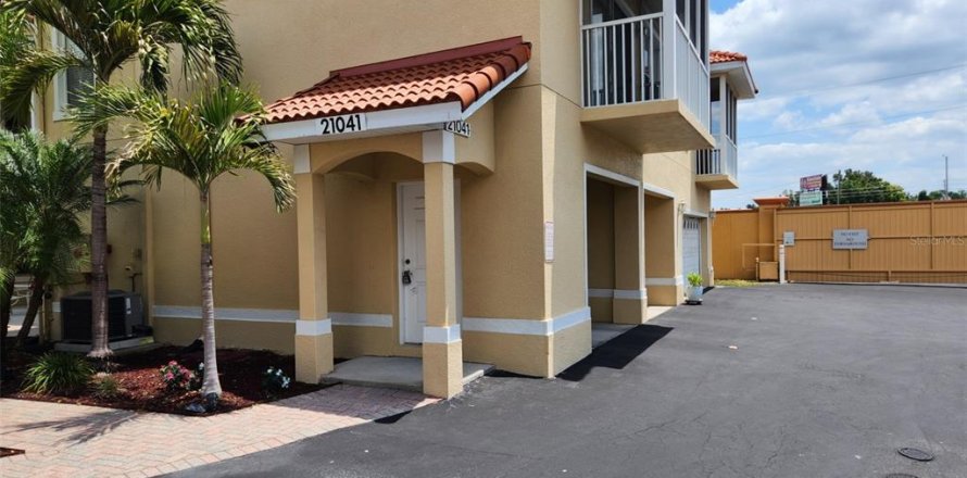Condominio en Lutz, Florida, 2 dormitorios № 1722344