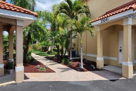 Condo in Lutz, Florida, 2 bedrooms  № 1722344 - photo 2