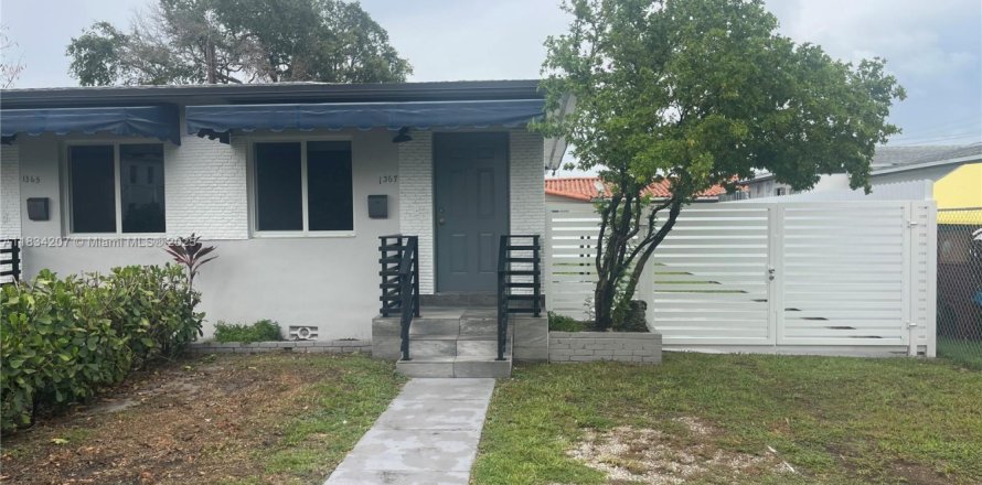 House in Miami, Florida 1 bedroom, 51.1 sq.m. № 1813971