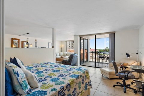 Condo in Saint Petersburg, Florida, 1 bedroom  № 1197974 - photo 14