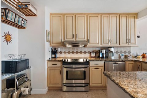 Condo in Saint Petersburg, Florida, 1 bedroom  № 1197974 - photo 3