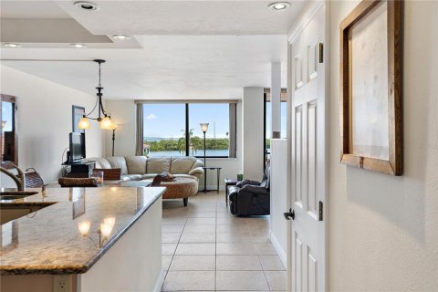 Condo in Saint Petersburg, Florida, 1 bedroom  № 1197974 - photo 2