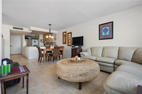 Condo in Saint Petersburg, Florida, 1 bedroom  № 1197974 - photo 10
