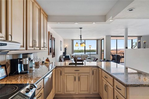 Condo in Saint Petersburg, Florida, 1 bedroom  № 1197974 - photo 4