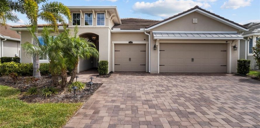 House in Sarasota, Florida 3 bedrooms, 230.68 sq.m. № 2151740