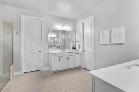 House in Sarasota, Florida 3 bedrooms, 230.68 sq.m. № 2151740 - photo 29