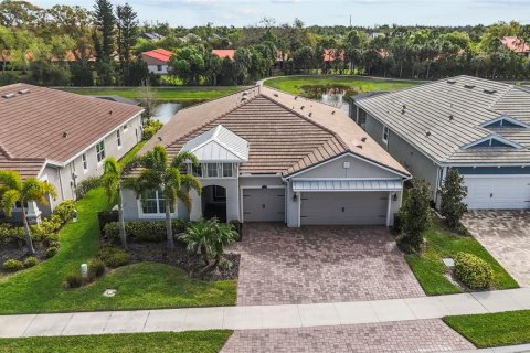 House in Sarasota, Florida 3 bedrooms, 230.68 sq.m. № 2151740 - photo 3