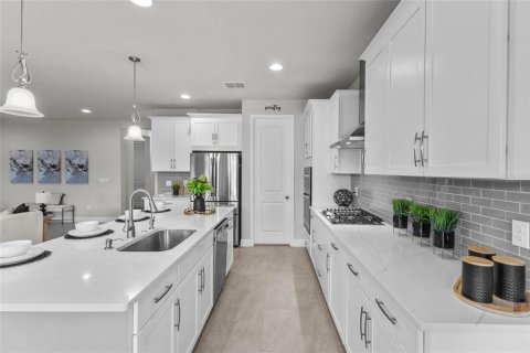 House in Sarasota, Florida 3 bedrooms, 230.68 sq.m. № 2151740 - photo 18