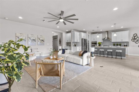 House in Sarasota, Florida 3 bedrooms, 230.68 sq.m. № 2151740 - photo 11