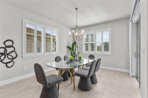 House in Sarasota, Florida 3 bedrooms, 230.68 sq.m. № 2151740 - photo 15