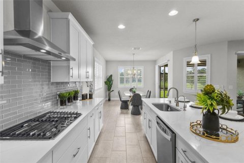 House in Sarasota, Florida 3 bedrooms, 230.68 sq.m. № 2151740 - photo 20
