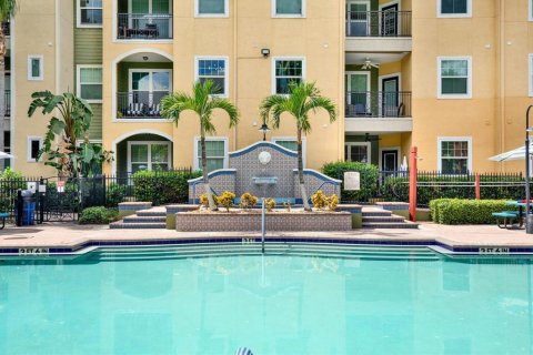 Condo in Tampa, Florida, 2 bedrooms  № 2379377 - photo 29
