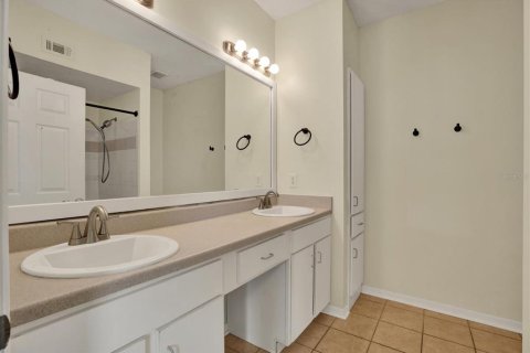 Condo in Tampa, Florida, 2 bedrooms  № 2379377 - photo 18