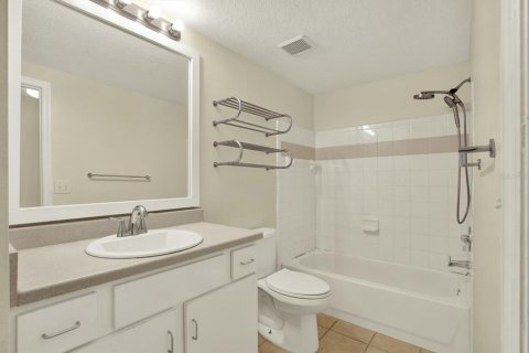 Condo in Tampa, Florida, 2 bedrooms  № 2379377 - photo 22