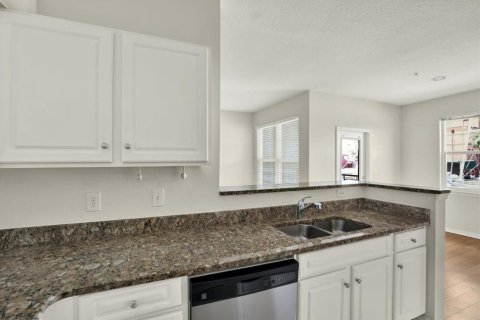 Condo in Tampa, Florida, 2 bedrooms  № 2379377 - photo 10