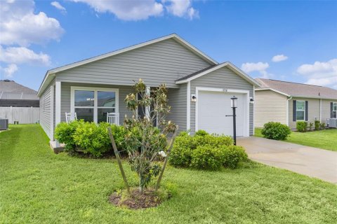 House in The Villages, Florida 2 bedrooms, 87.89 sq.m. № 2126936 - photo 5