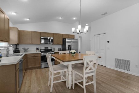House in The Villages, Florida 2 bedrooms, 87.89 sq.m. № 2126936 - photo 14