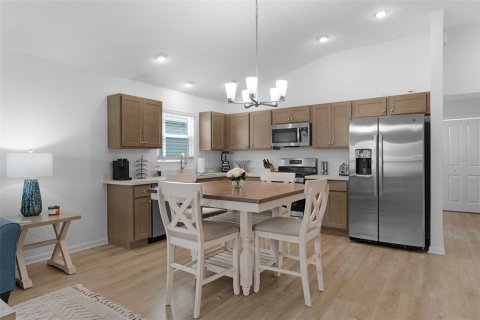 House in The Villages, Florida 2 bedrooms, 87.89 sq.m. № 2126936 - photo 12