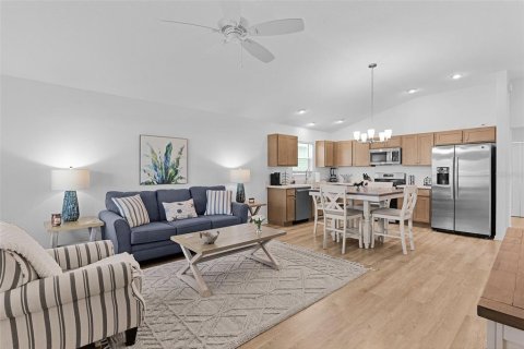 House in The Villages, Florida 2 bedrooms, 87.89 sq.m. № 2126936 - photo 7