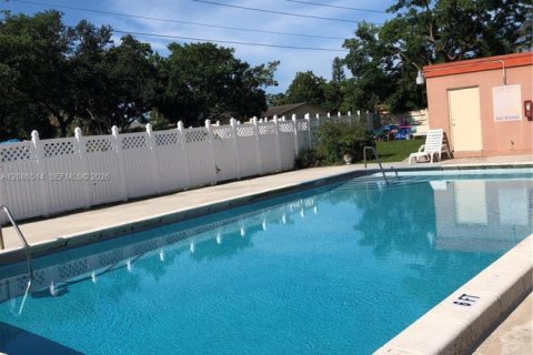 Condominio en alquiler en Davie, Florida, 2 dormitorios, 88.26 m2 № 2357211 - foto 2