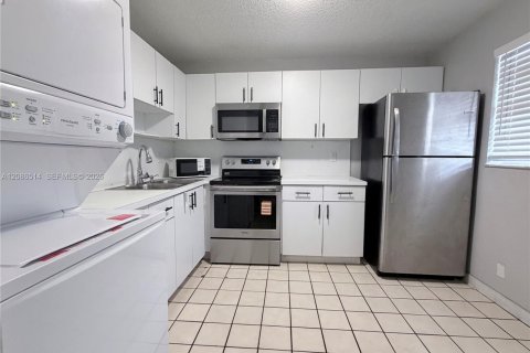 Condominio en alquiler en Davie, Florida, 2 dormitorios, 88.26 m2 № 2357211 - foto 3