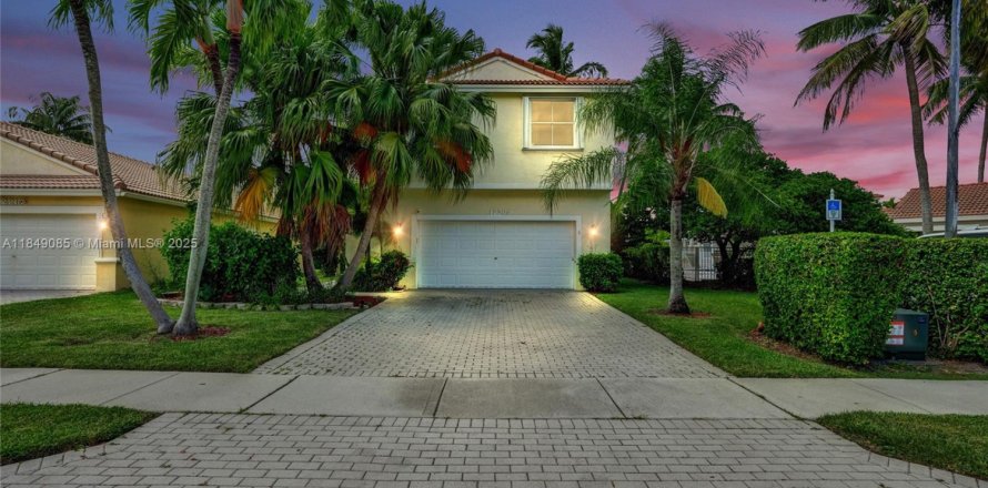 Casa en Coral Springs, Florida 3 dormitorios, 186.45 m2 № 1856943