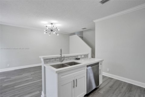 Casa en venta en Coral Springs, Florida, 3 dormitorios, 186.45 m2 № 1856943 - foto 24