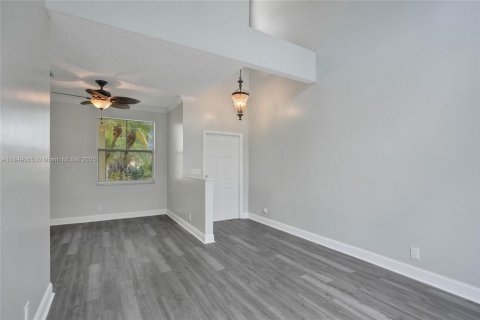 Casa en venta en Coral Springs, Florida, 3 dormitorios, 186.45 m2 № 1856943 - foto 13