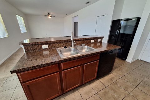 Villa ou maison à louer à Punta Gorda, Floride: 3 chambres, 218.23 m2 № 2414959 - photo 8