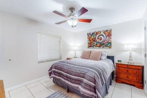 Condo in Clearwater, Florida, 1 bedroom  № 1536665 - photo 13