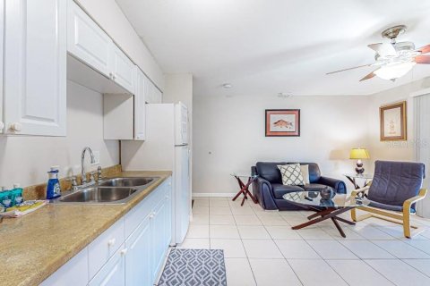 Condo in Clearwater, Florida, 1 bedroom  № 1536665 - photo 6