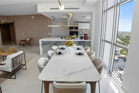 Copropriété à vendre à North Miami Beach, Floride: 2 chambres, 182.27 m2 № 1979590 - photo 12