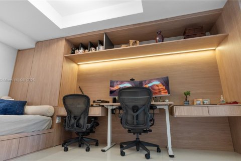 Copropriété à vendre à North Miami Beach, Floride: 2 chambres, 182.27 m2 № 1979590 - photo 30