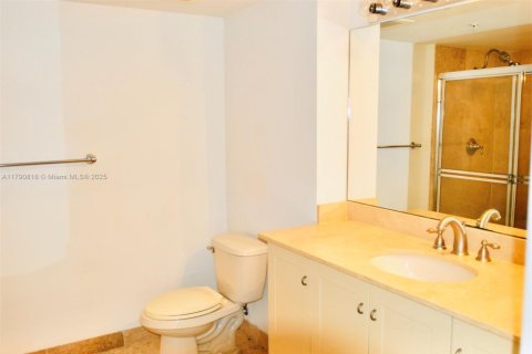 Condo in Miami, Florida, 2 bedrooms  № 1862532 - photo 12