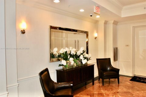Condo in Miami, Florida, 2 bedrooms  № 1862532 - photo 18
