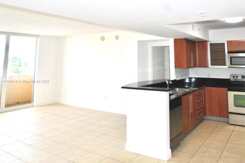 Condo in Miami, Florida, 2 bedrooms  № 1862532 - photo 4