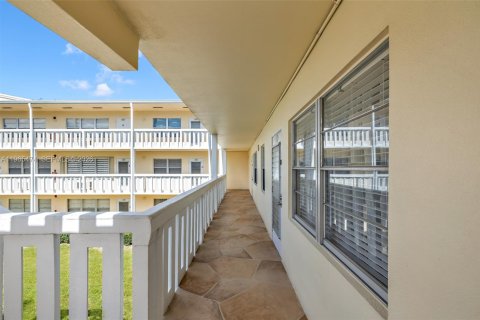 Copropriété à vendre à Boca Raton, Floride: 2 chambres, 78.04 m2 № 2027257 - photo 3