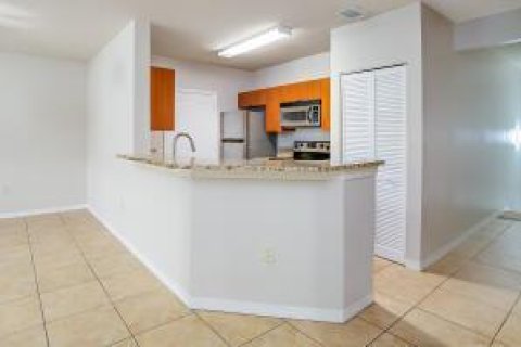 Condo in Port St. Lucie, Florida, 2 bedrooms  № 2263113 - photo 10