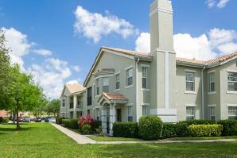 Condo in Port St. Lucie, Florida, 2 bedrooms  № 2263113 - photo 2