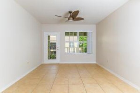 Condo in Port St. Lucie, Florida, 2 bedrooms  № 2263113 - photo 5