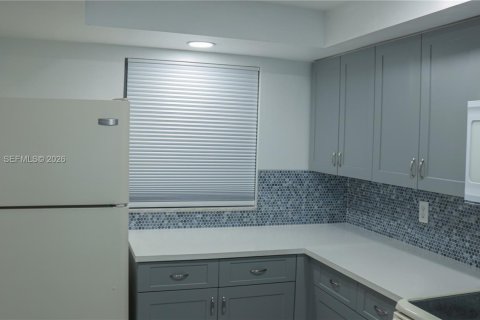 Condominio en alquiler en Davie, Florida, 2 dormitorios, 72 m2 № 2057483 - foto 3