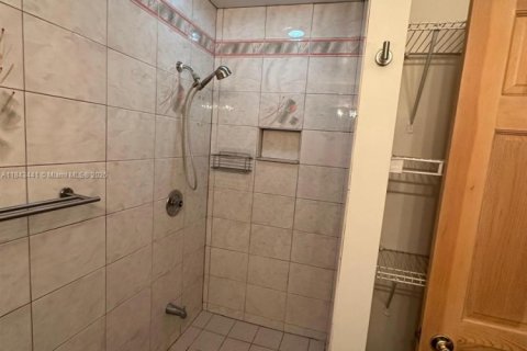 Купить виллу или дом в Майами, Флорида 5 спален, 295.43м2, № 1839661 - фото 25