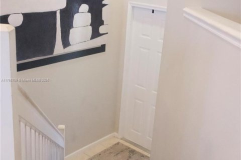 Townhouse in Port St. Lucie, Florida 3 bedrooms, 173.36 sq.m. № 1862063 - photo 10