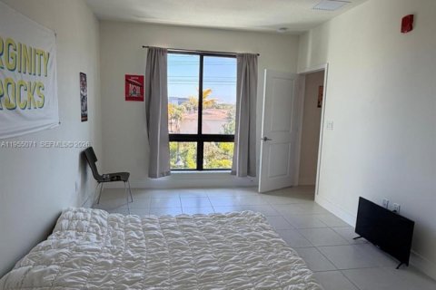 Condo in Doral, Florida, 1 bedroom in URBANA № 2182010 - photo 7