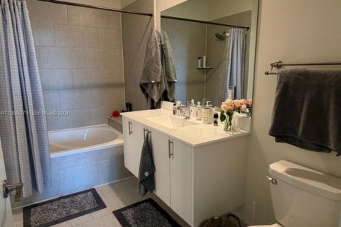 Condo in Doral, Florida, 1 bedroom in URBANA № 2182010 - photo 8